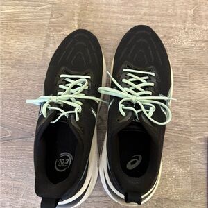 Asics GT 2000 13 Black and Mint women’s running shoes size 8